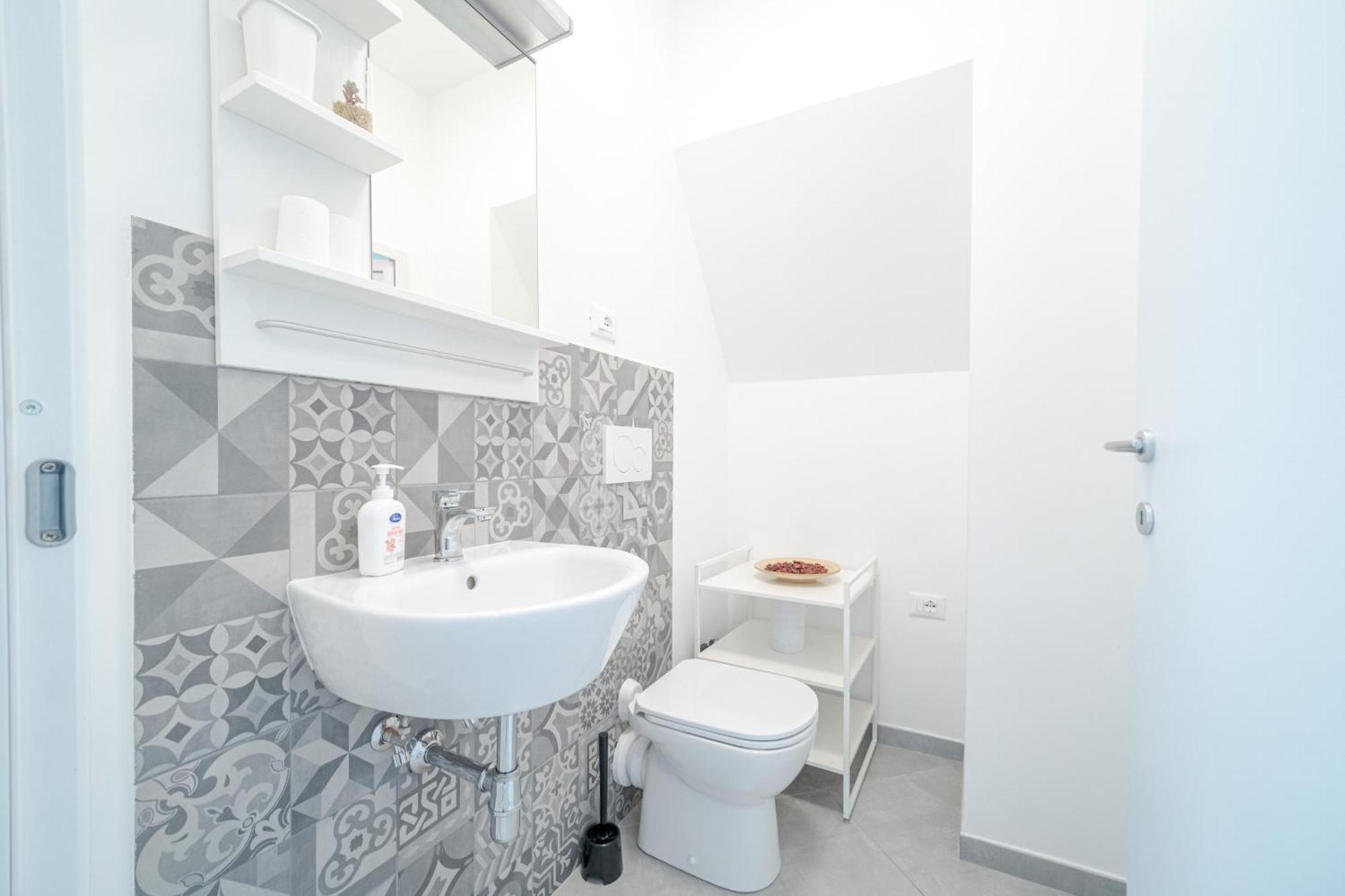 Apartment Centro Citta - 200m Stazione Ferroviaria Genua